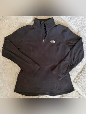 The North Face Women’s Black Quarter-Zip Fleece Pullover